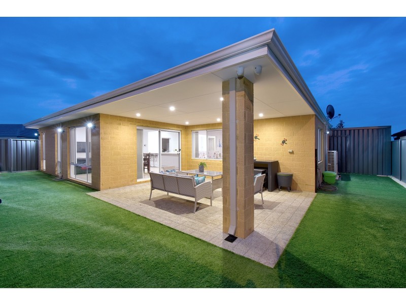 20 Azolla Street, Banksia Grove WA 6031