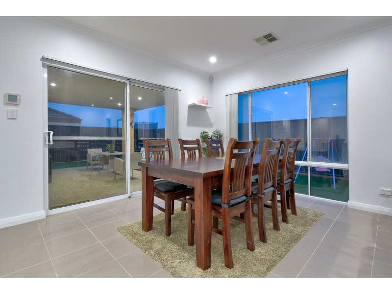 20 Azolla Street, Banksia Grove WA 6031