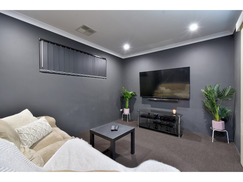 20 Azolla Street, Banksia Grove WA 6031