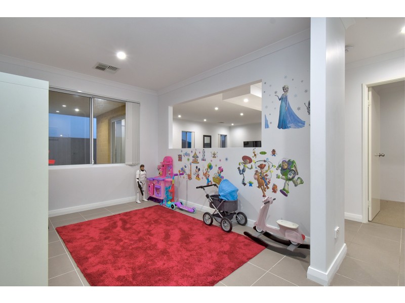 20 Azolla Street, Banksia Grove WA 6031