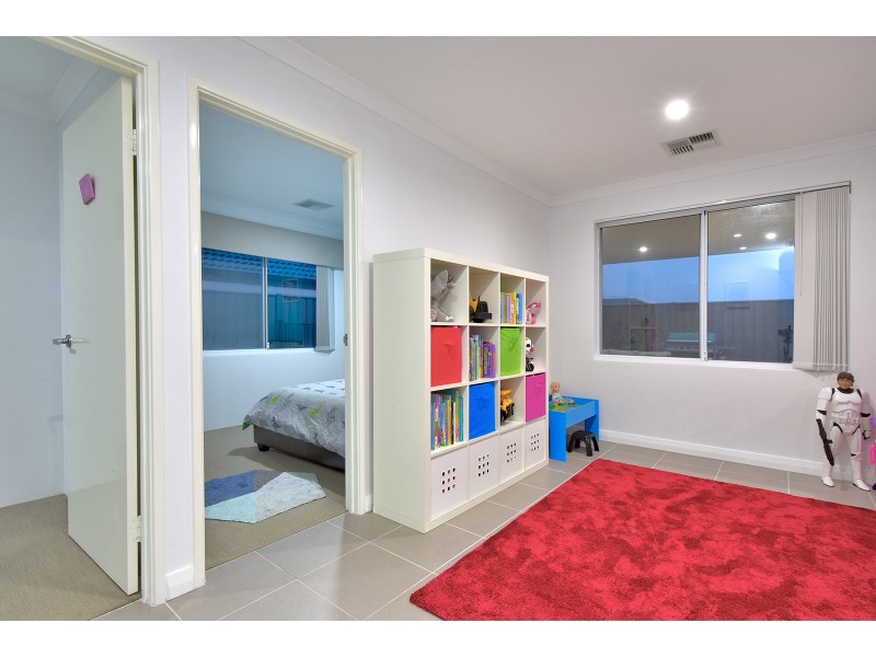 20 Azolla Street, Banksia Grove WA 6031