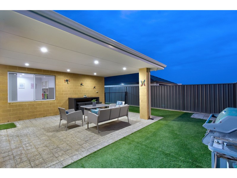 20 Azolla Street, Banksia Grove WA 6031