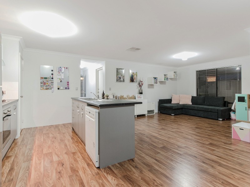 32 Sellafield Bend, Waikiki WA 6169