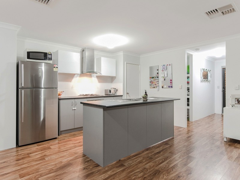 32 Sellafield Bend, Waikiki WA 6169