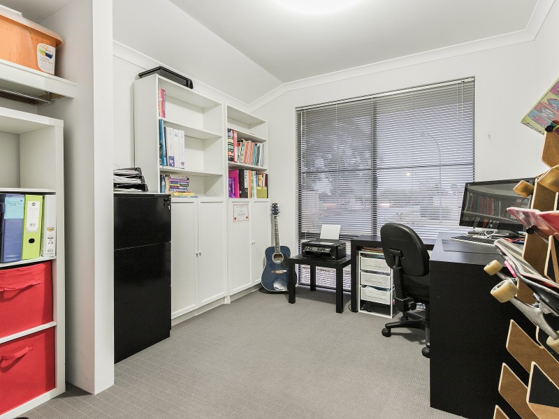 32 Sellafield Bend, Waikiki WA 6169