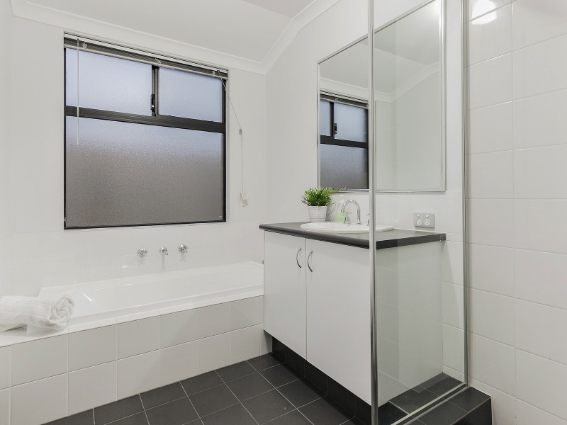 32 Sellafield Bend, Waikiki WA 6169