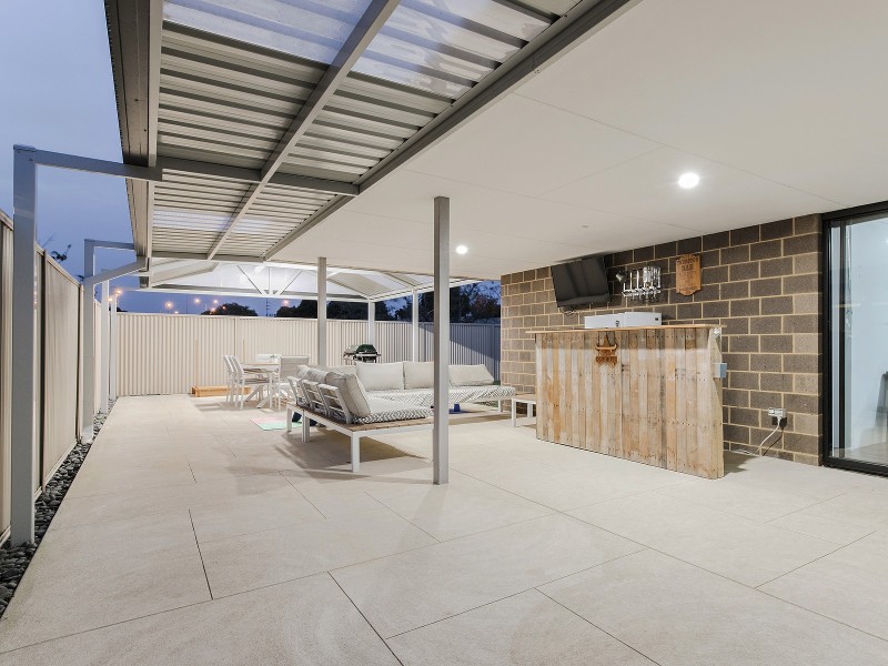 32 Sellafield Bend, Waikiki WA 6169