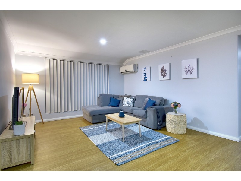 5 Rocklands Loop, Carramar WA 6031