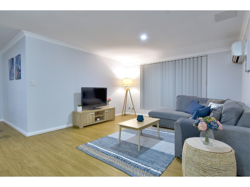 5 Rocklands Loop, Carramar WA 6031