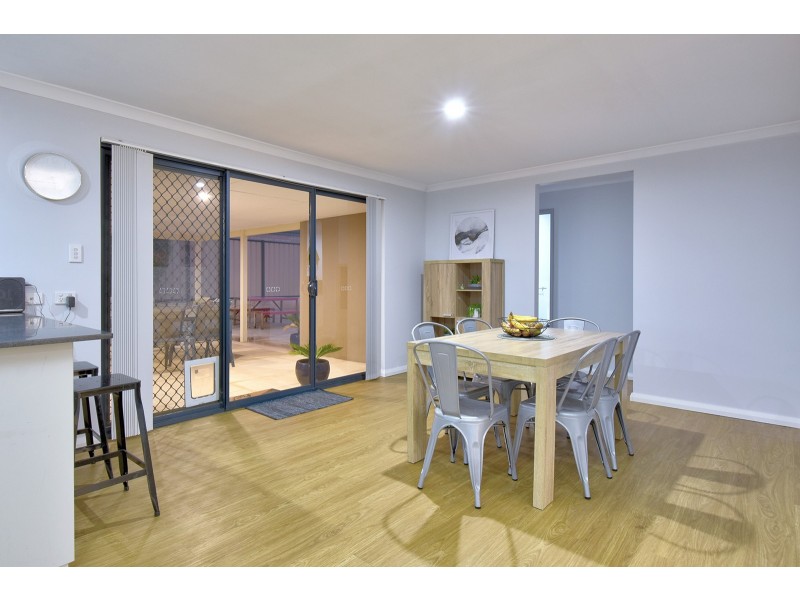 5 Rocklands Loop, Carramar WA 6031