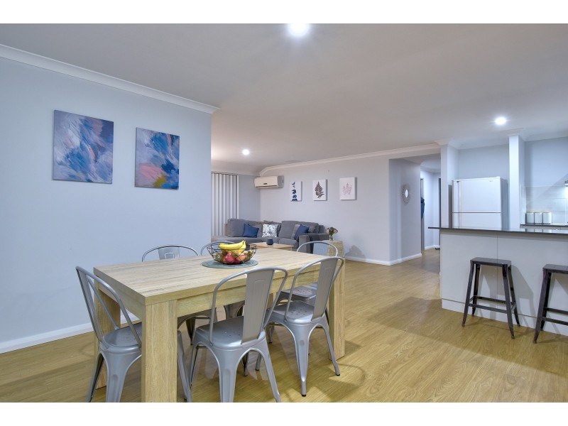 5 Rocklands Loop, Carramar WA 6031