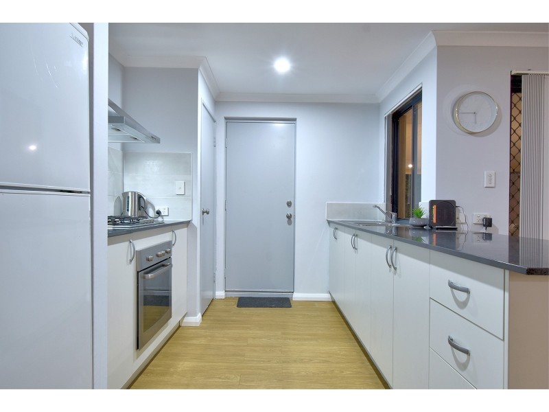 5 Rocklands Loop, Carramar WA 6031