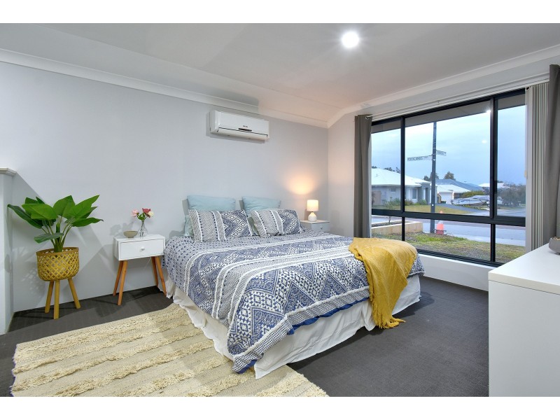 5 Rocklands Loop, Carramar WA 6031