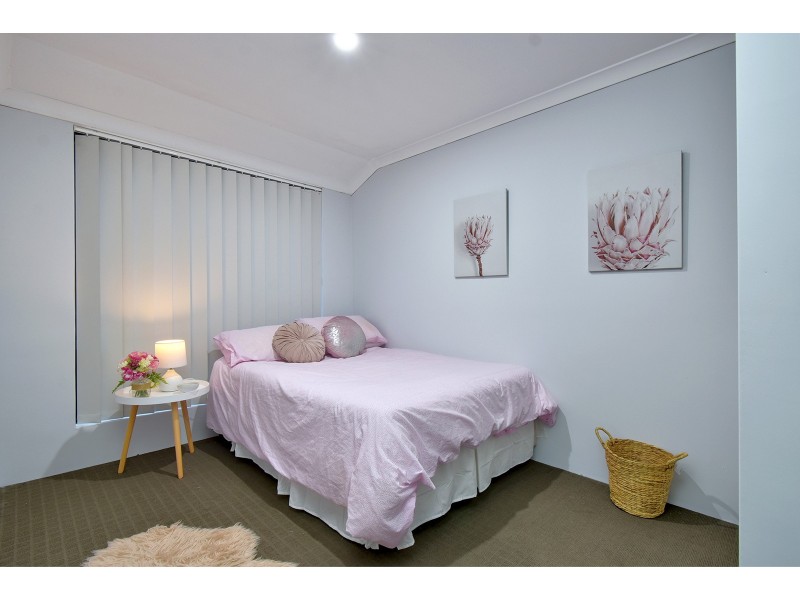 5 Rocklands Loop, Carramar WA 6031