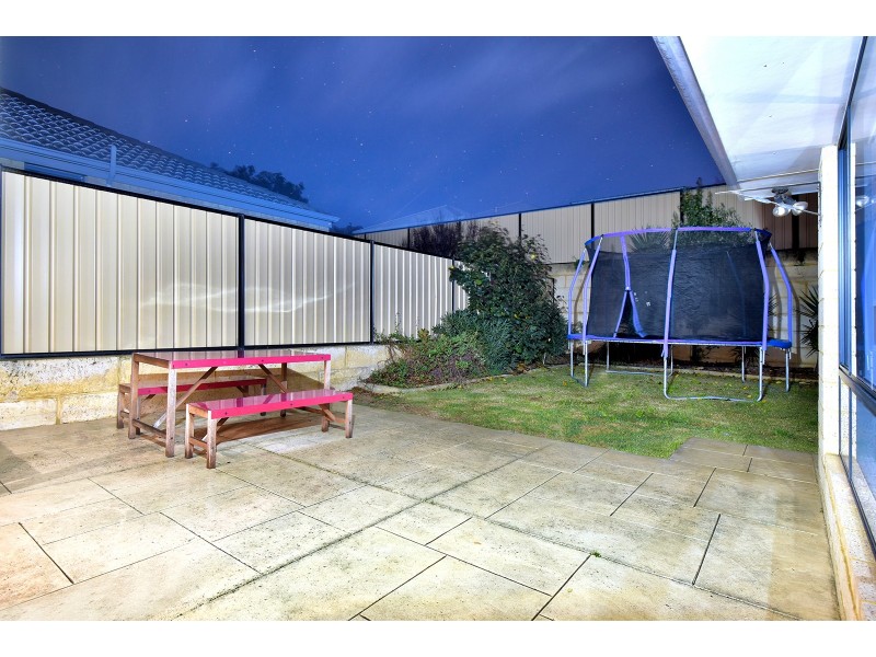 5 Rocklands Loop, Carramar WA 6031