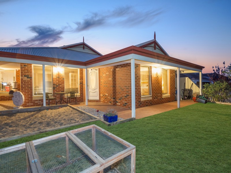 2 Overdene Pass, Banksia Grove WA 6031