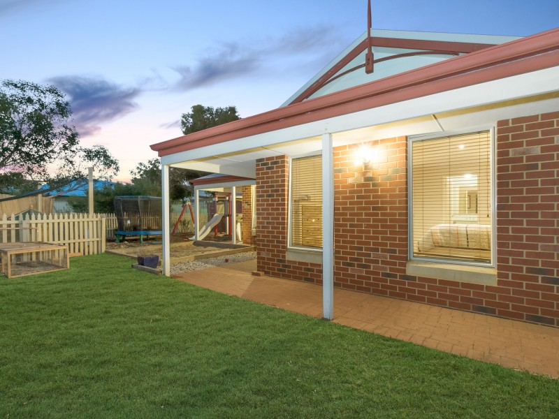 2 Overdene Pass, Banksia Grove WA 6031