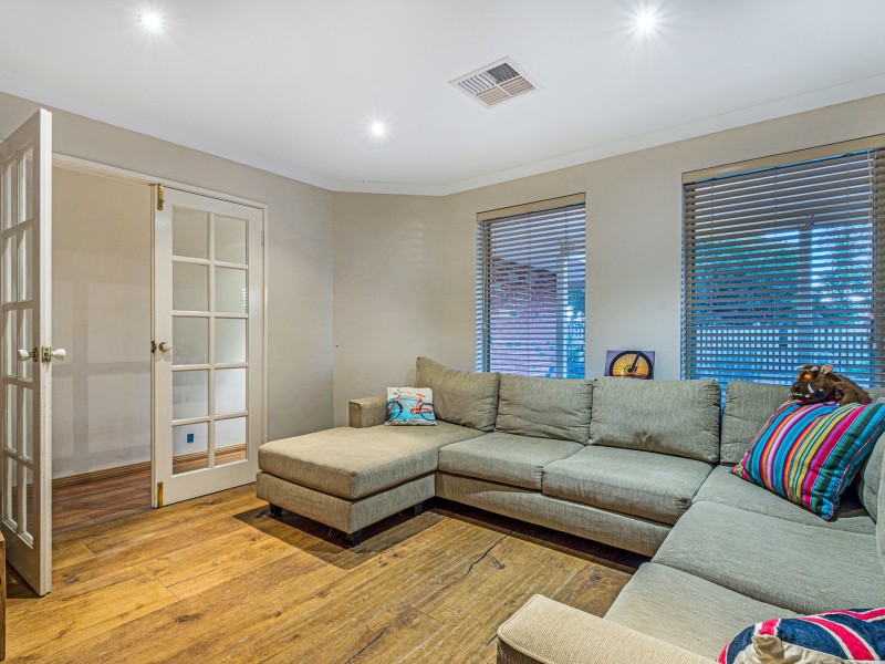 2 Overdene Pass, Banksia Grove WA 6031