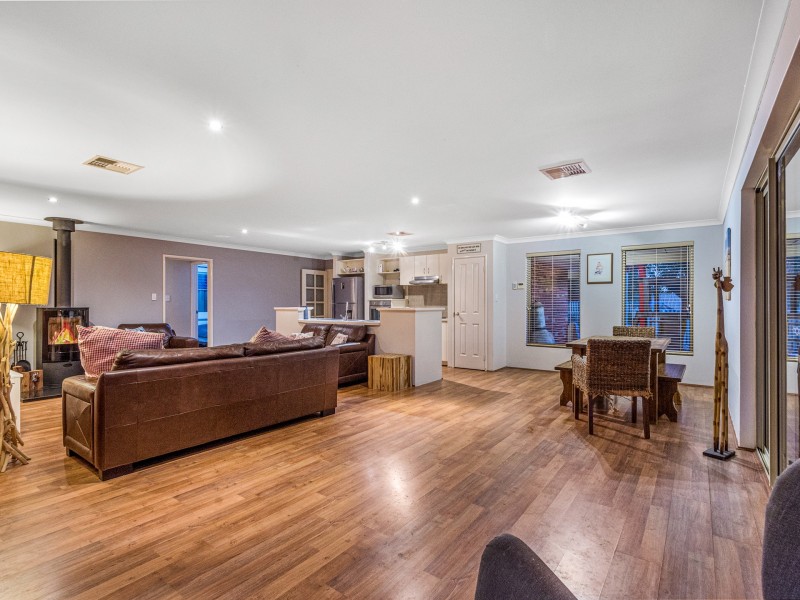 2 Overdene Pass, Banksia Grove WA 6031