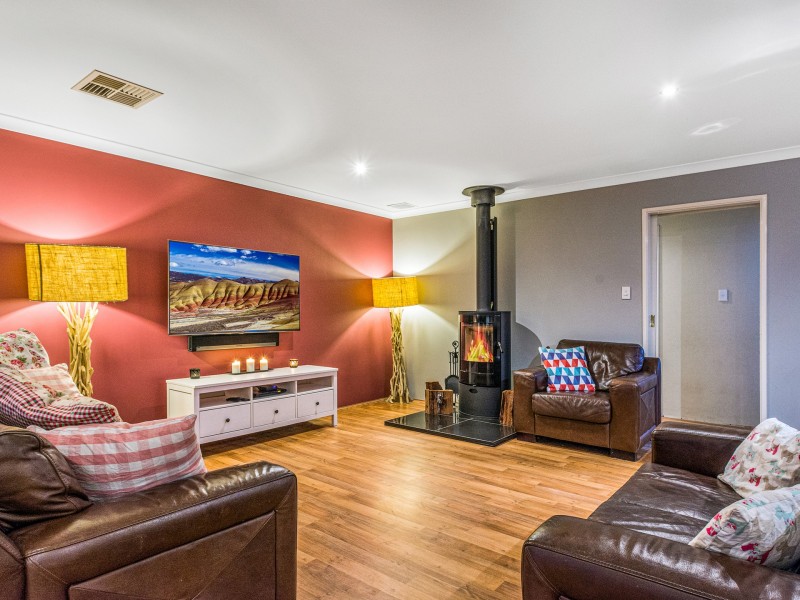 2 Overdene Pass, Banksia Grove WA 6031