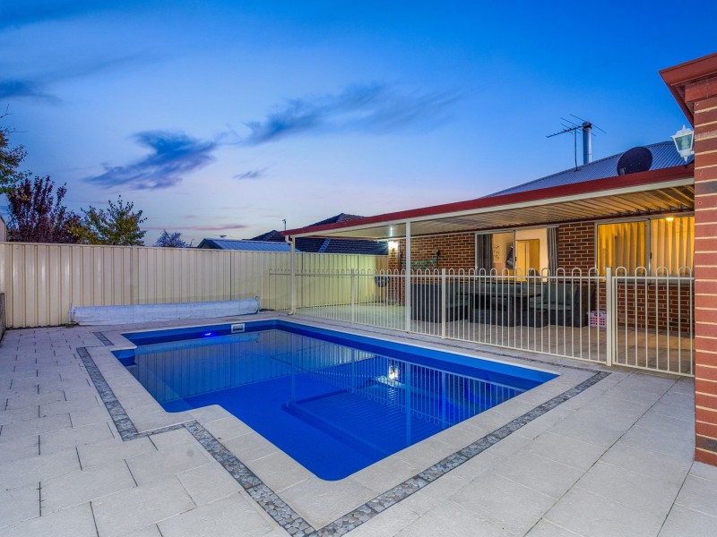 2 Overdene Pass, Banksia Grove WA 6031