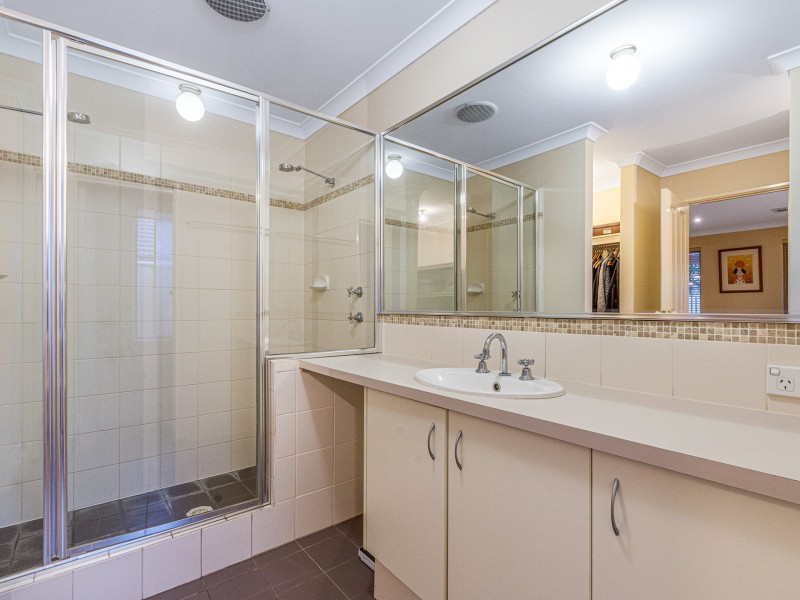 2 Overdene Pass, Banksia Grove WA 6031