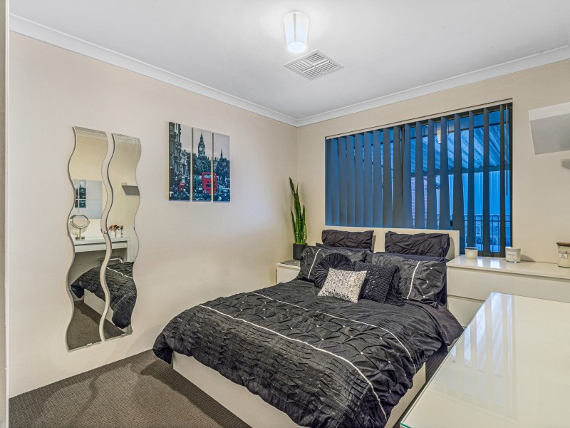 2 Overdene Pass, Banksia Grove WA 6031