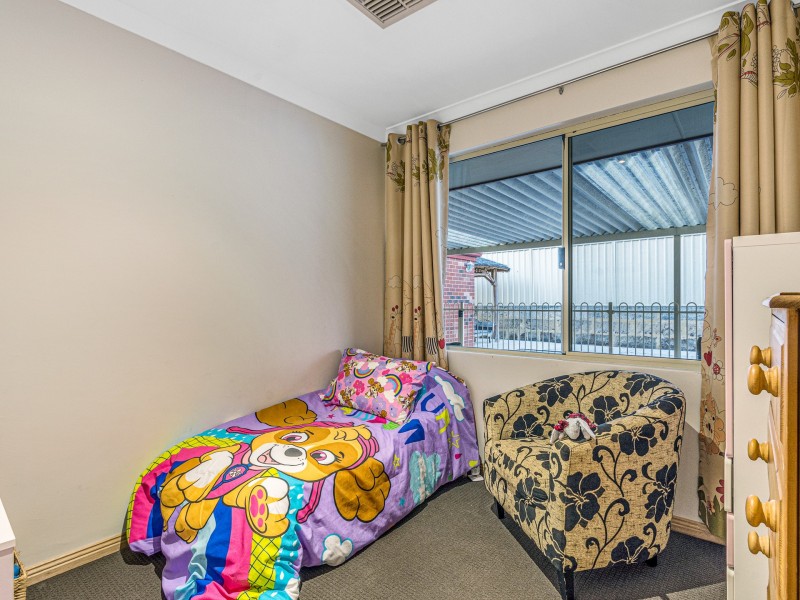 2 Overdene Pass, Banksia Grove WA 6031