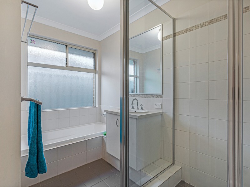 2 Overdene Pass, Banksia Grove WA 6031