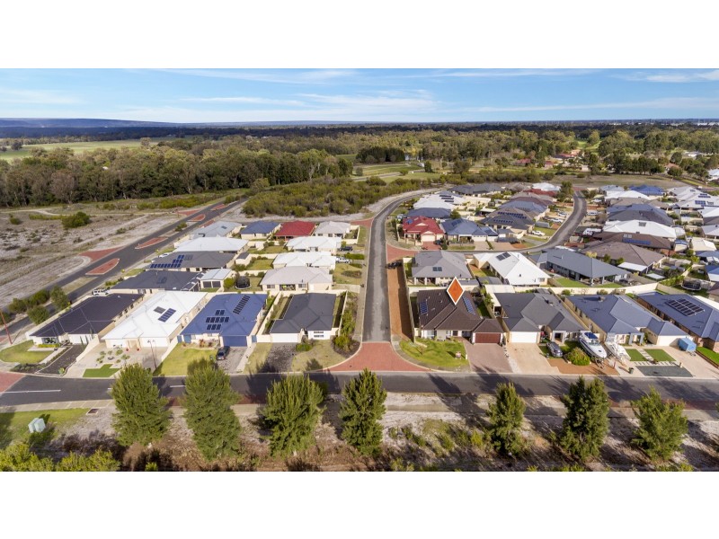 38 Naturaliste Drive, Pinjarra WA 6208