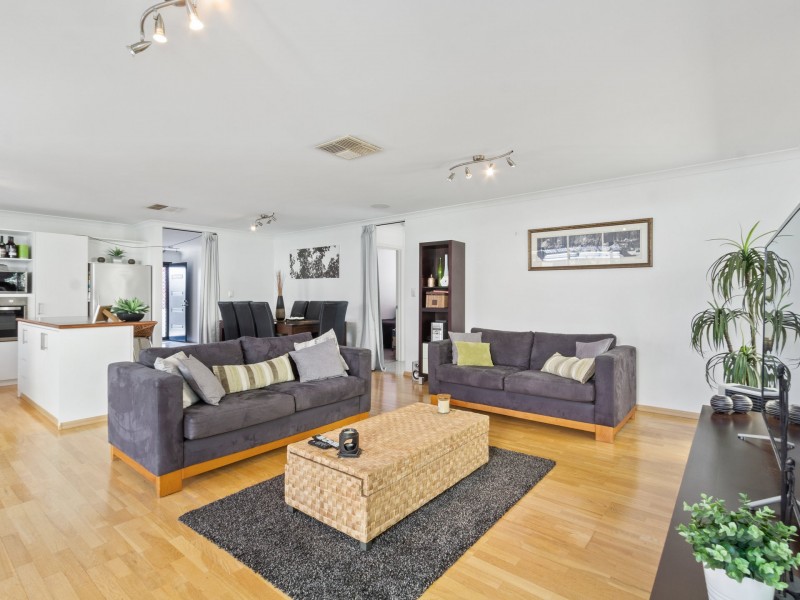 35 Lilac Hill Vista, Madeley WA 6065