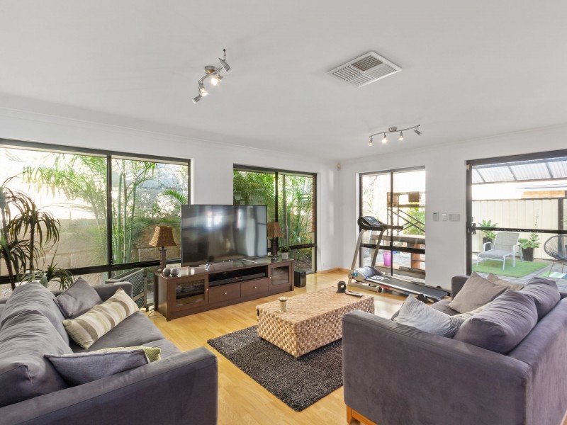 35 Lilac Hill Vista, Madeley WA 6065