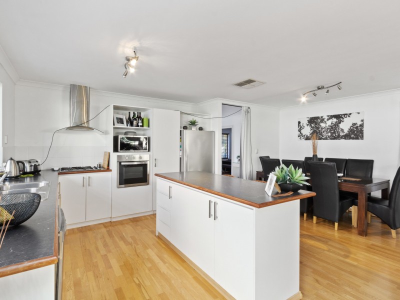 35 Lilac Hill Vista, Madeley WA 6065