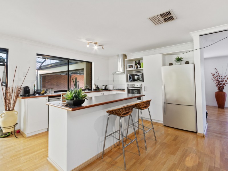 35 Lilac Hill Vista, Madeley WA 6065