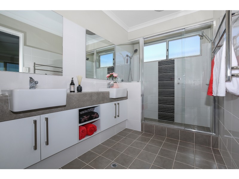 4 Sherwood Link, Ravenswood WA 6208