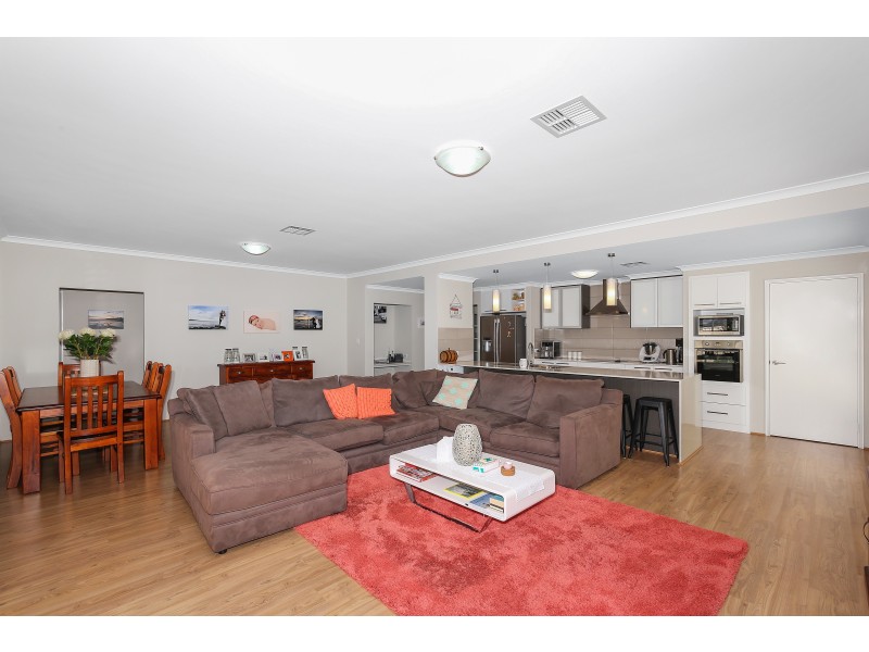 4 Sherwood Link, Ravenswood WA 6208