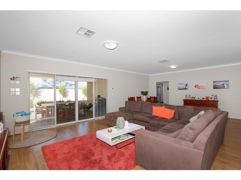 4 Sherwood Link, Ravenswood WA 6208