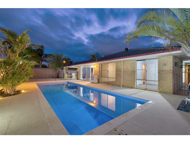 17 Coolamine Close, Carramar WA 6031