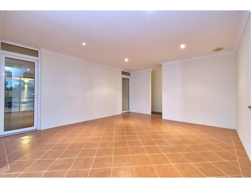 17 Coolamine Close, Carramar WA 6031