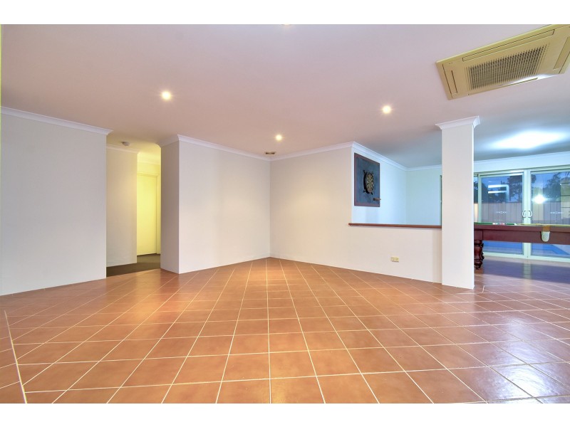 17 Coolamine Close, Carramar WA 6031