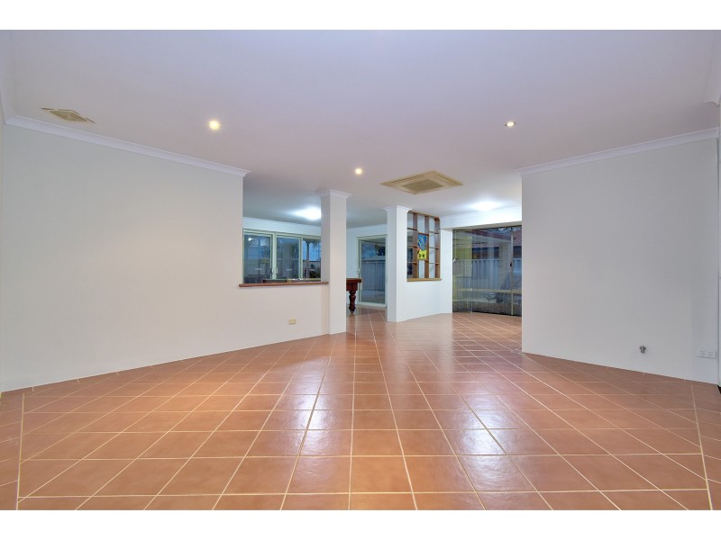 17 Coolamine Close, Carramar WA 6031