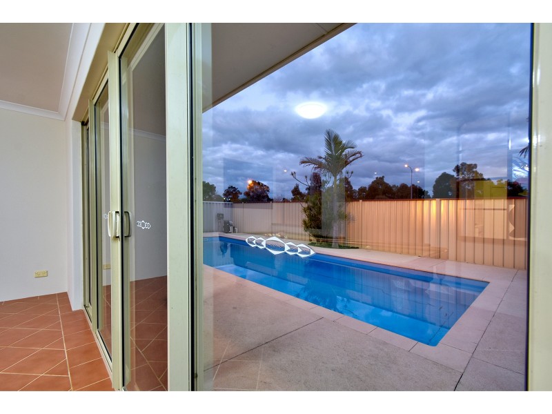 17 Coolamine Close, Carramar WA 6031