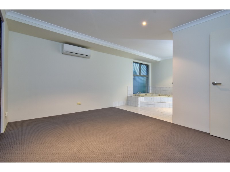 17 Coolamine Close, Carramar WA 6031