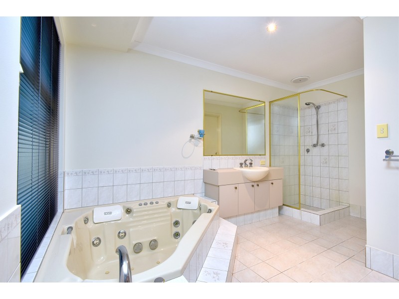 17 Coolamine Close, Carramar WA 6031