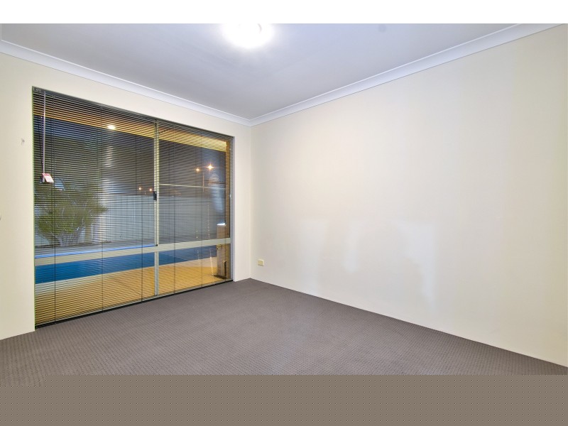 17 Coolamine Close, Carramar WA 6031
