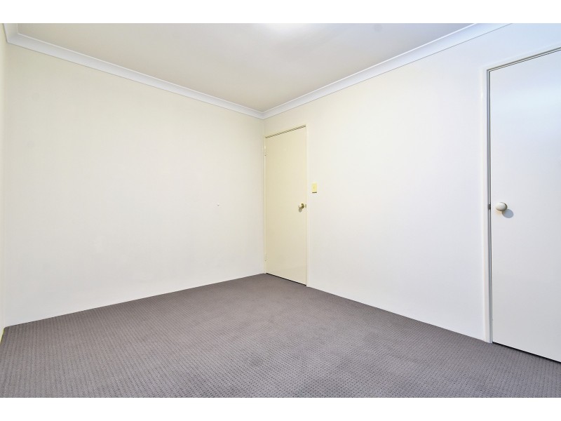 17 Coolamine Close, Carramar WA 6031