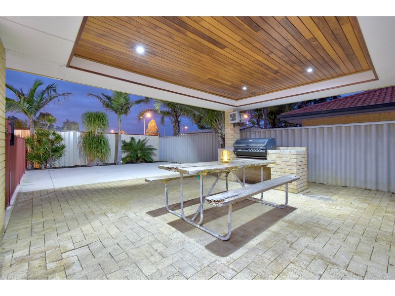 17 Coolamine Close, Carramar WA 6031