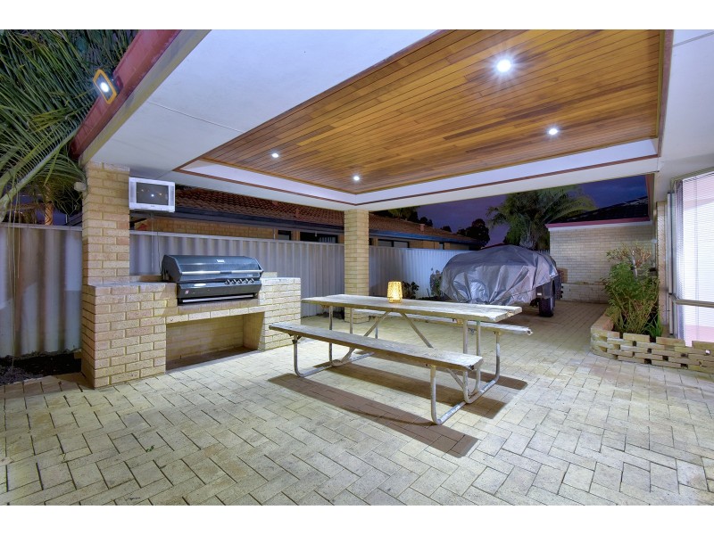 17 Coolamine Close, Carramar WA 6031