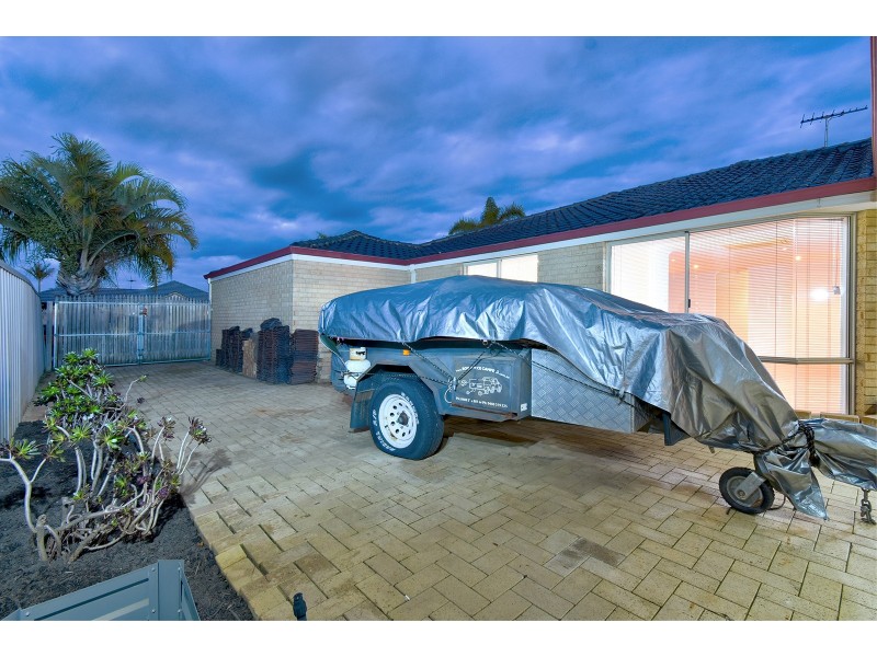 17 Coolamine Close, Carramar WA 6031