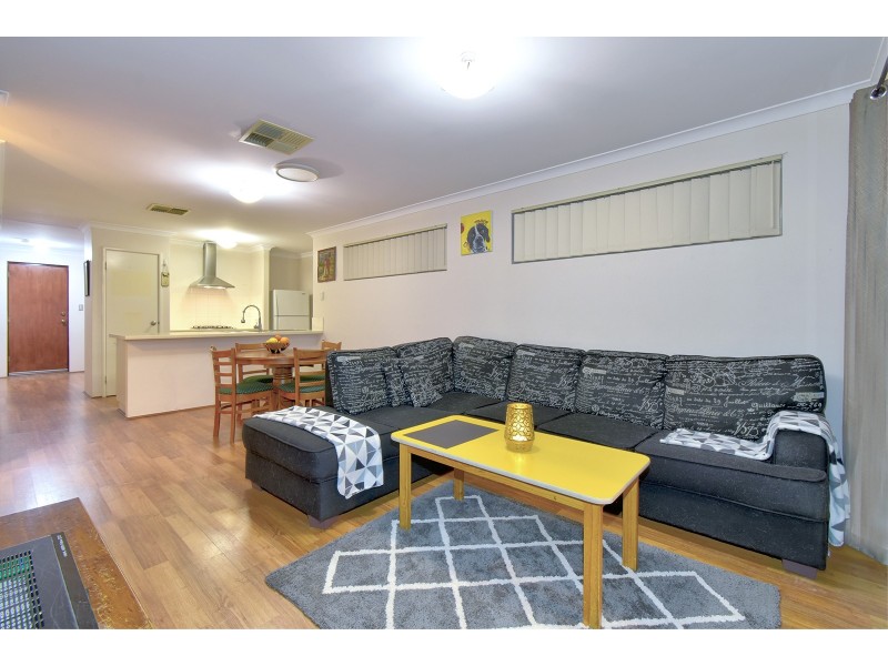 8 Protea Way, Banksia Grove WA 6031